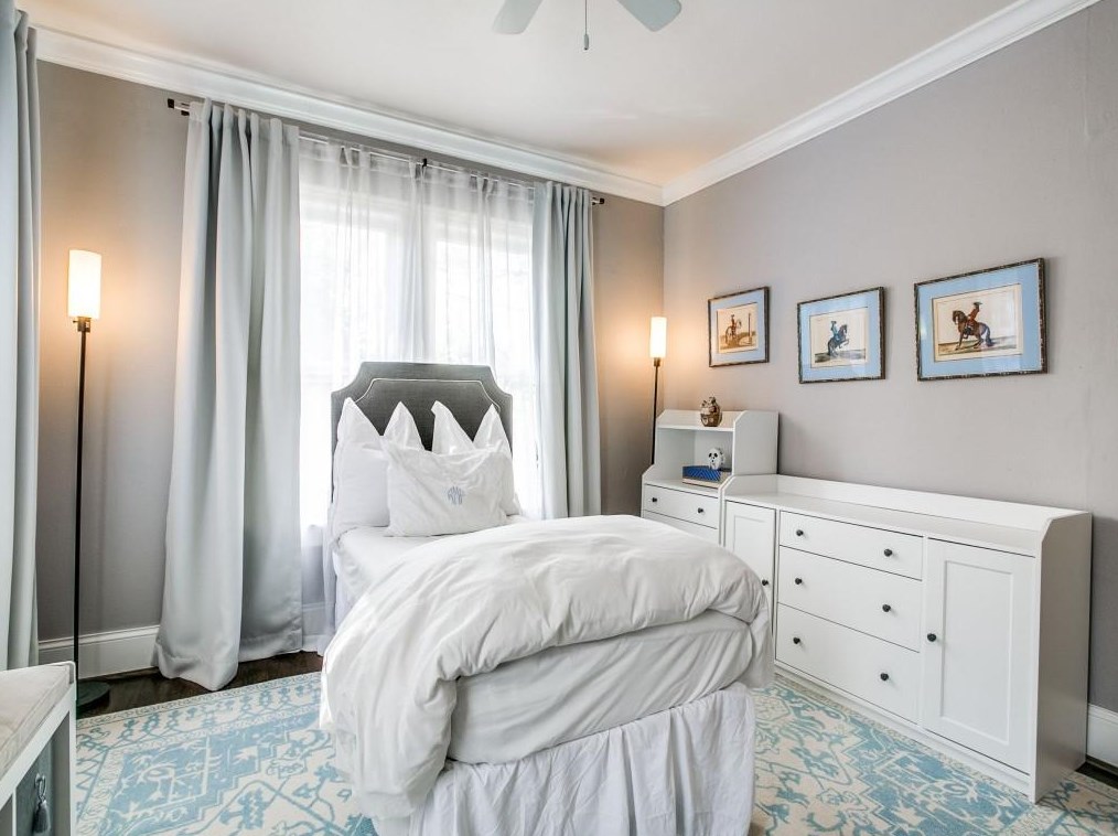 423 Valencia St, Dallas TX  75223-1318 exterior