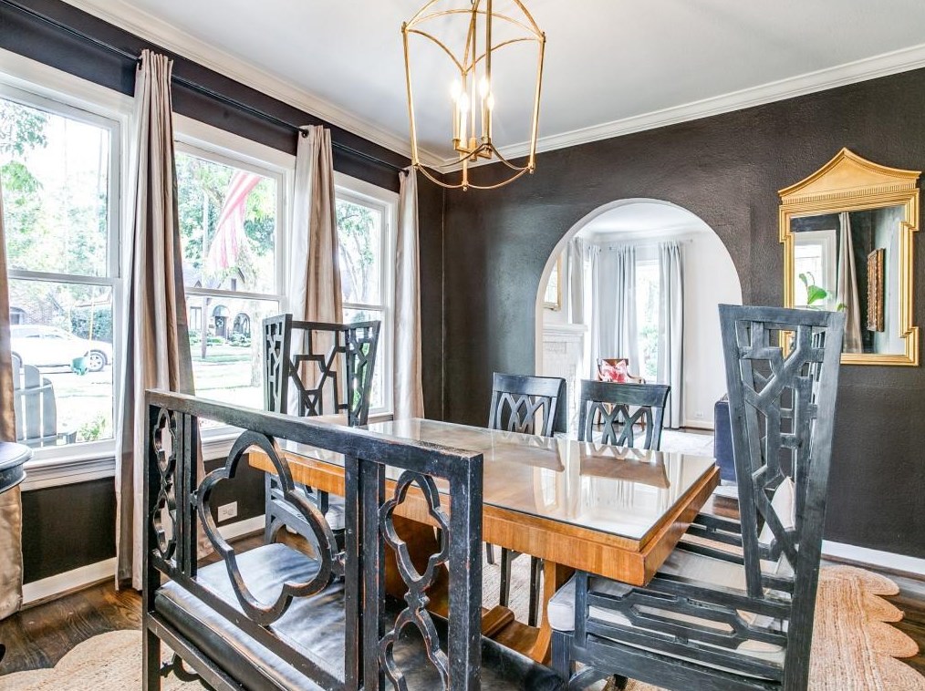 423 Valencia St, Dallas TX  75223-1318 exterior