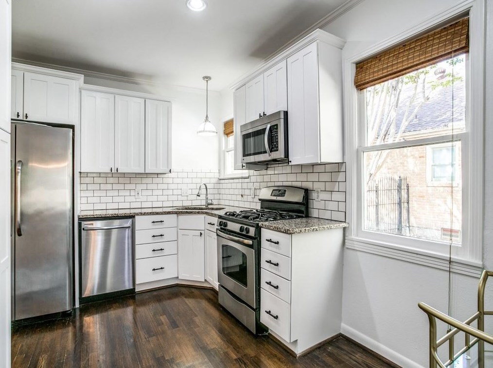 423 Valencia St, Dallas TX  75223-1318 exterior