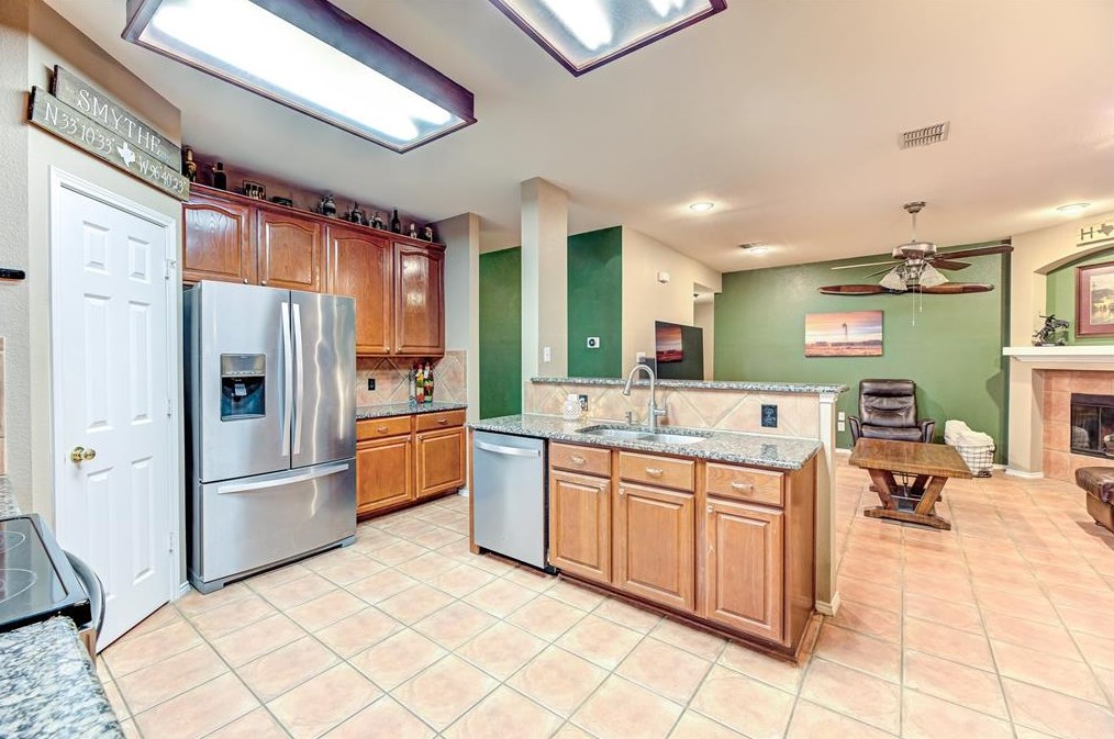 2304 Sheldon Dr, Mckinney TX 75070-2442 exterior