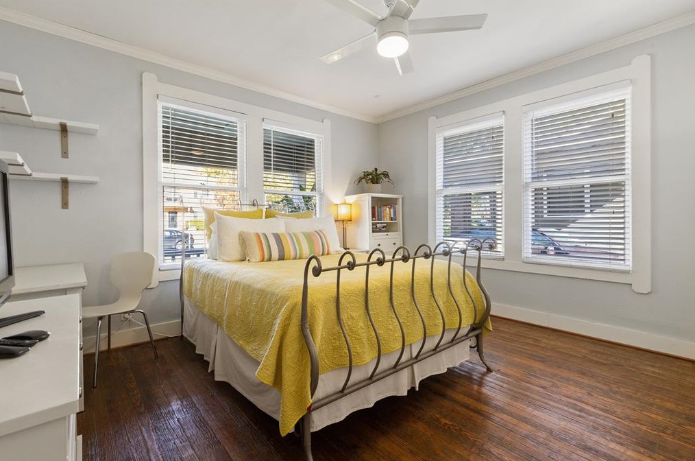 5906 Victor St, Dallas TX 75214-4550 exterior