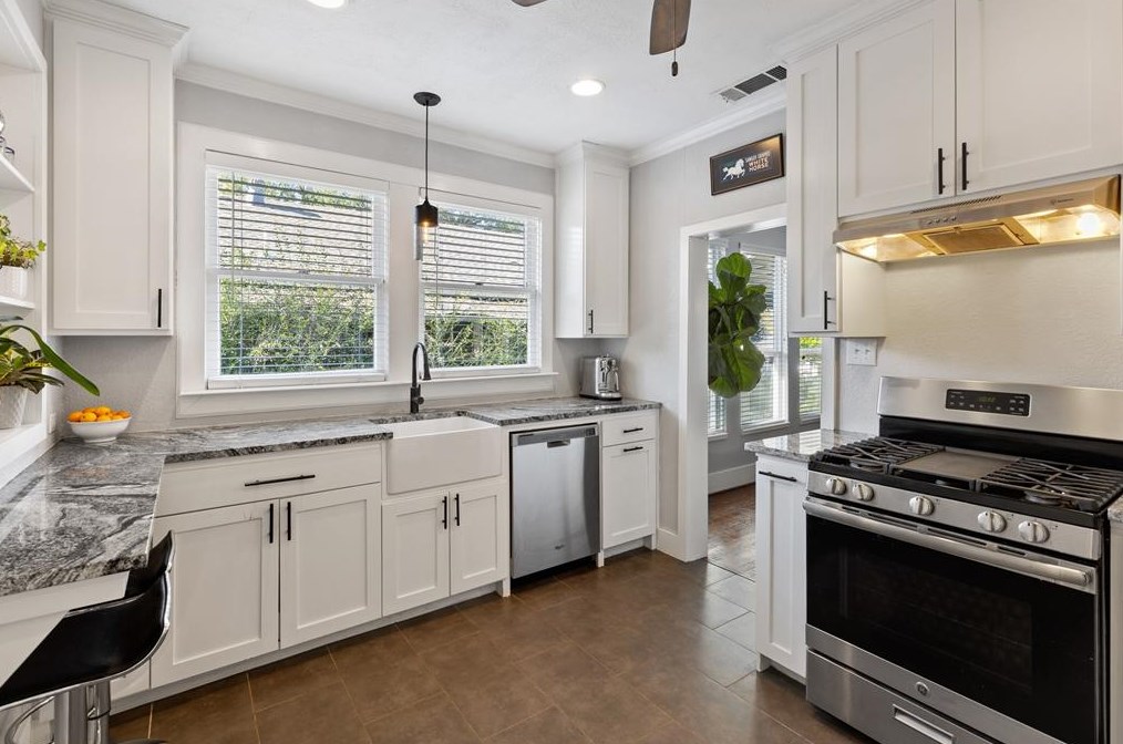 5906 Victor St, Dallas TX 75214-4550 exterior