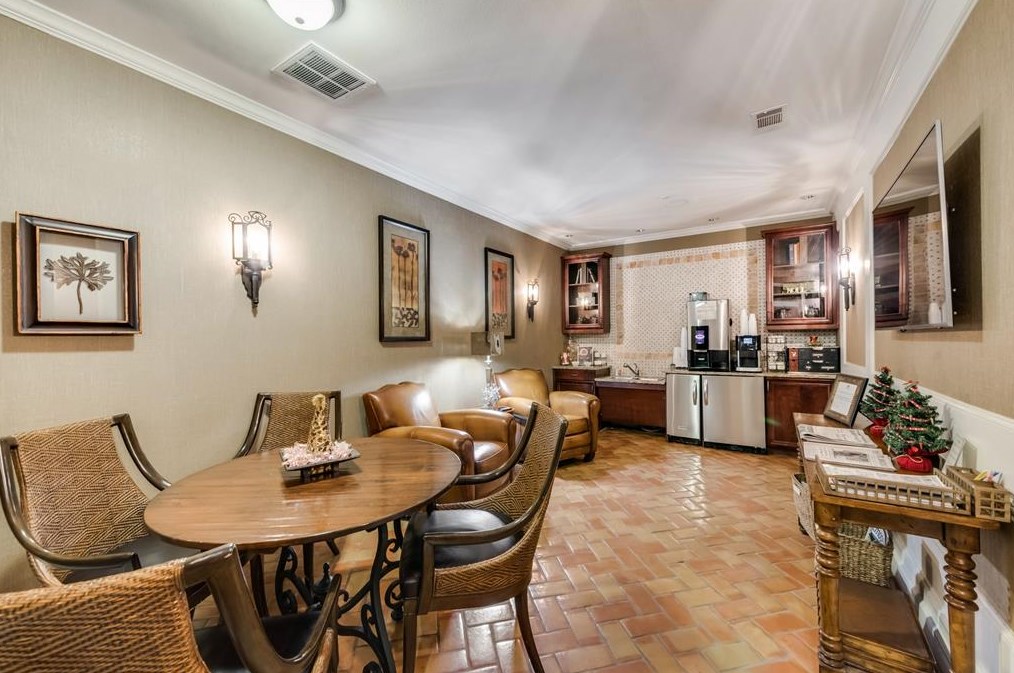 8616 Turtle Creek Blvd, Dallas TX  75225-4014 exterior