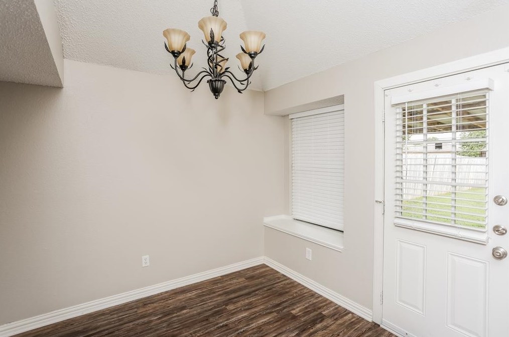 1407 Sandalwood Dr, Mesquite TX  75181-4708 exterior