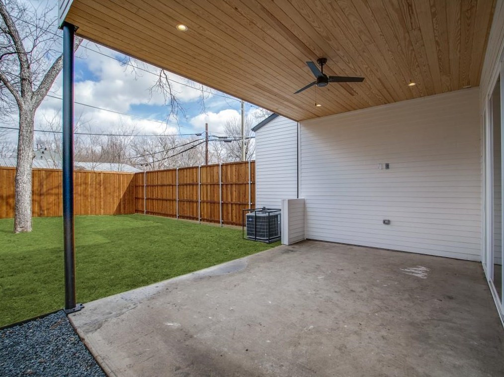 520 Wayne St, Dallas TX  75223-1641 exterior