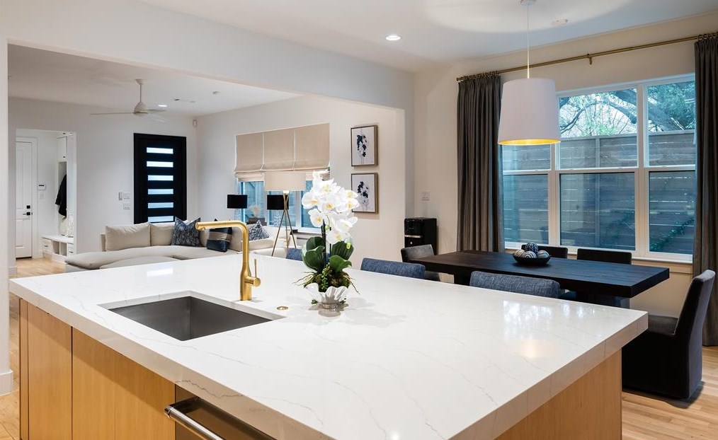 5912 Revere Pl, Dallas TX  75214-3098 exterior