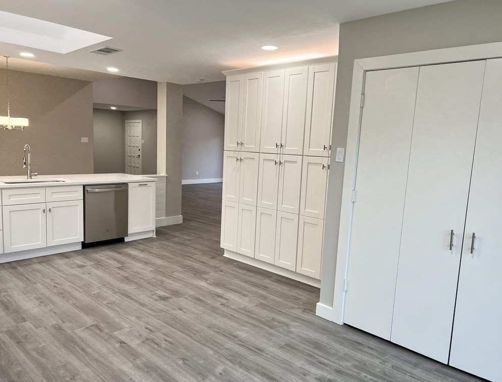 16332 Lauder Ln, Dallas TX  75248-2349 exterior