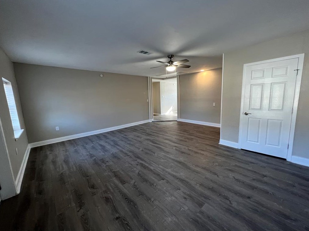 11512 Oak Tree Rd, Mesquite TX  75180-2111 exterior