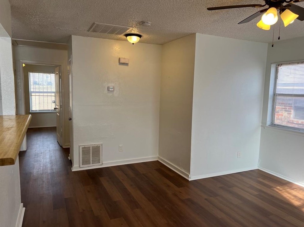 5408 Helmick Ave, Fort Worth TX  76107-7400 exterior