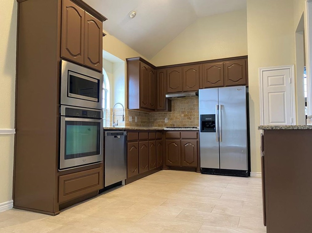 604 Joy Dianne Dr, Grand Prairie TX  75052-4856 exterior