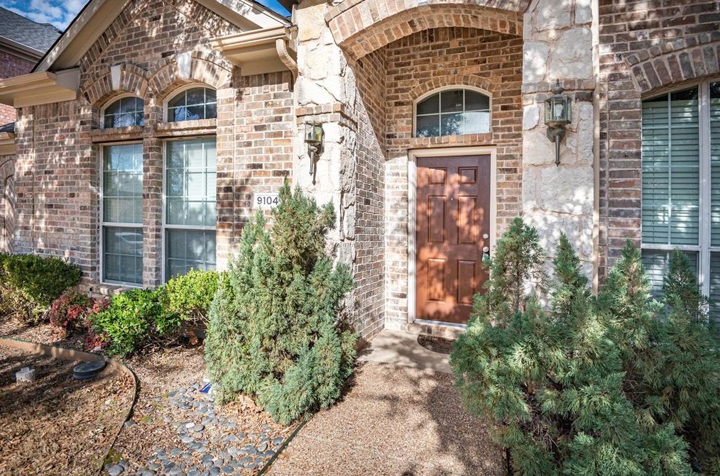 9104 Regal Oaks Dr, Mckinney TX  75070-4953 exterior