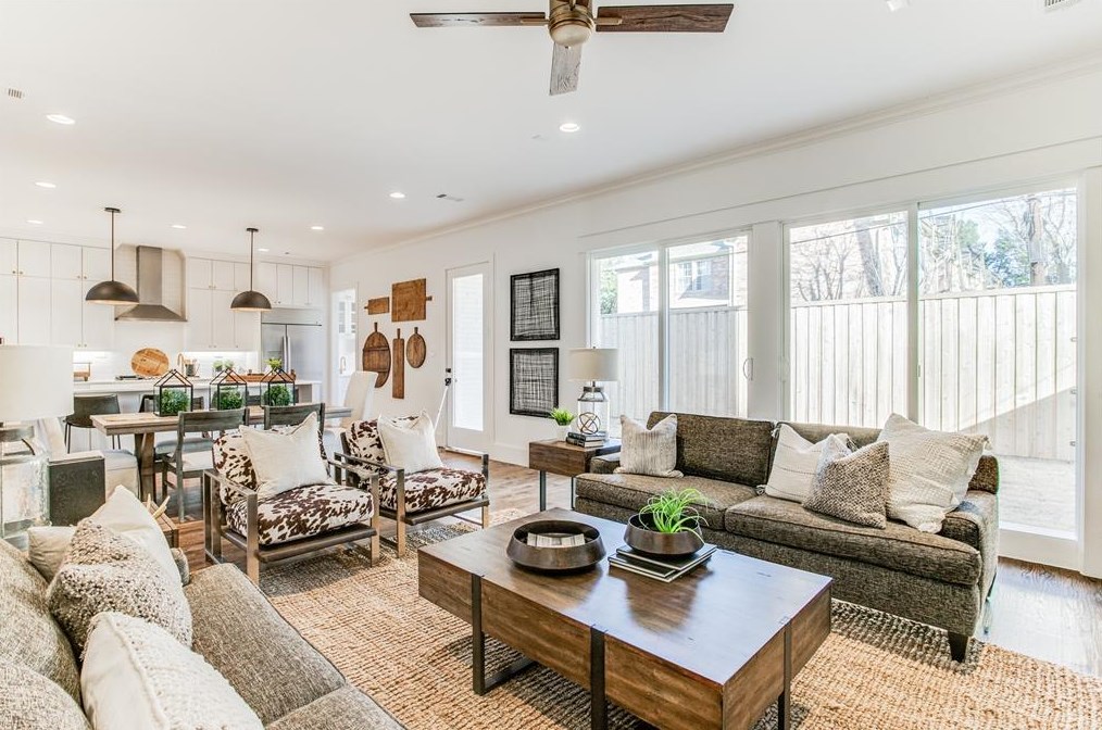 5843 Ln Vis Dr, Dallas TX 75214-4229 exterior