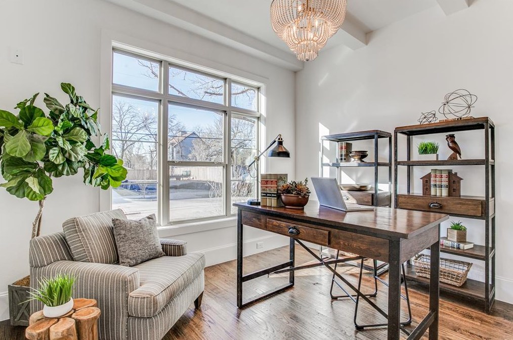 5843 Ln Vis Dr, Dallas TX 75214-4229 exterior