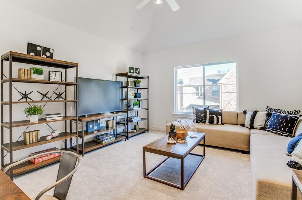 5843 Ln Vis Dr, Dallas TX 75214-4229 exterior