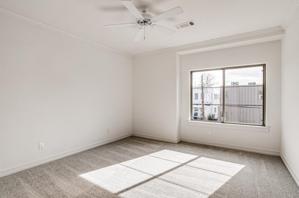 5843 Ln Vis Dr, Dallas TX 75214-4229 exterior