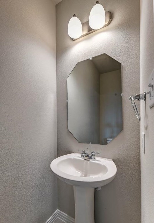 301 Lamar St, Mckinney TX  75069-3843 exterior