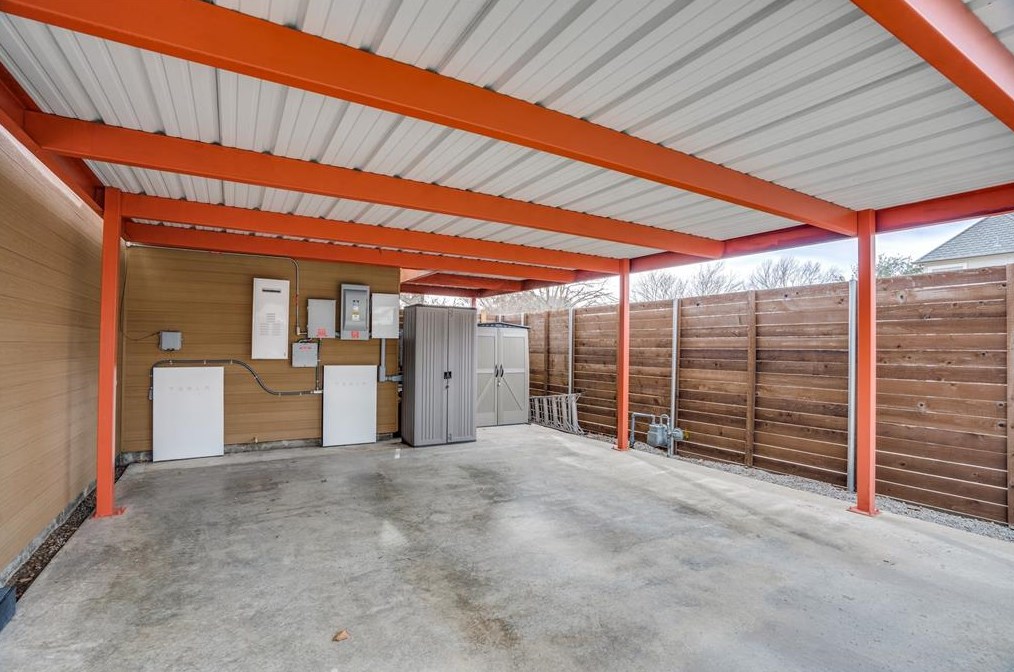 9831 Ontario Ln, Dallas TX 75220-1919 exterior