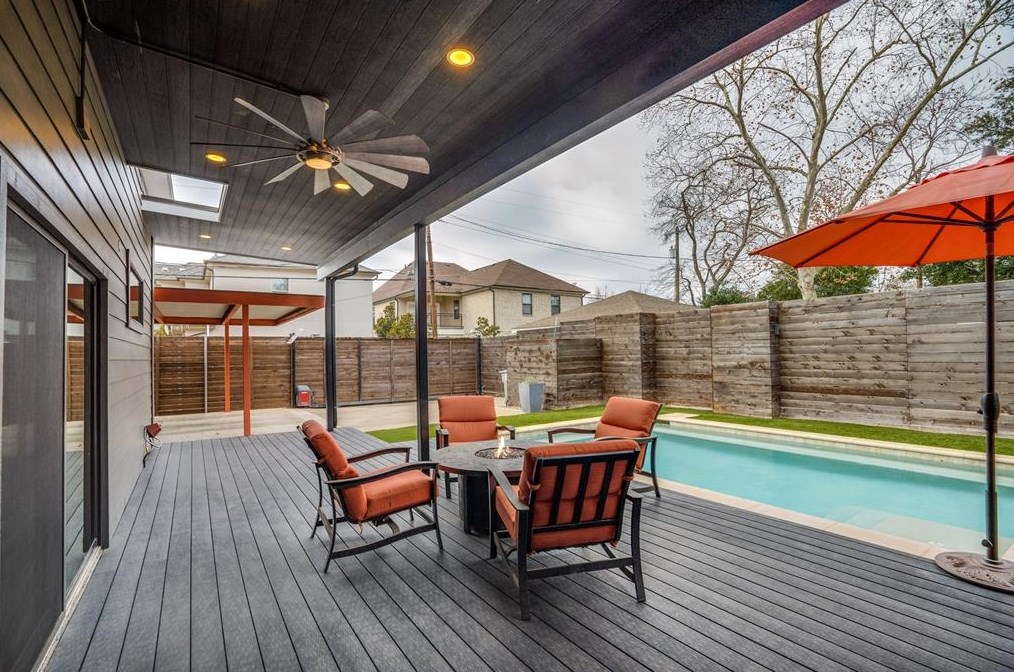 9831 Ontario Ln, Dallas TX 75220-1919 exterior