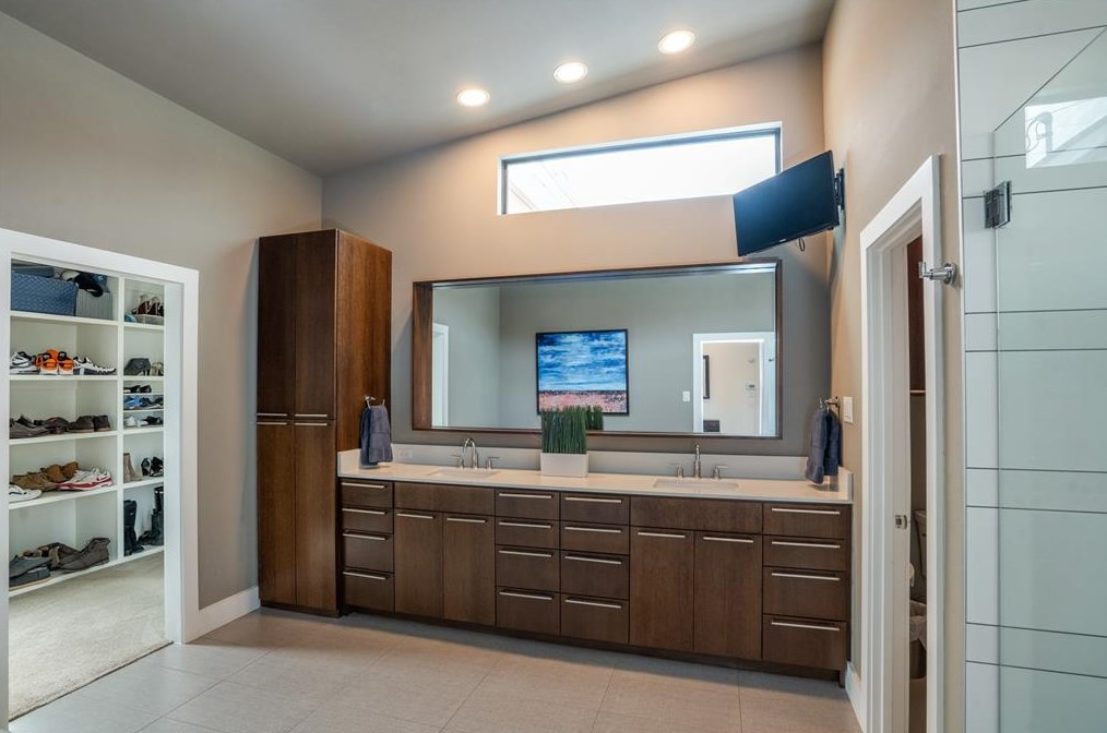 9831 Ontario Ln, Dallas TX 75220-1919 exterior