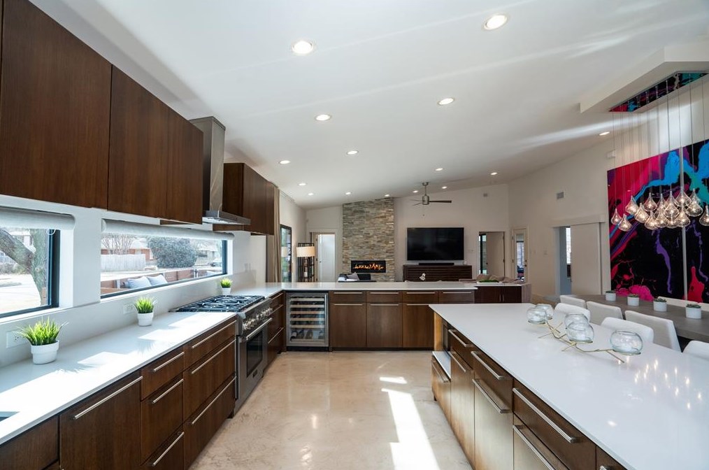 9831 Ontario Ln, Dallas TX 75220-1919 exterior