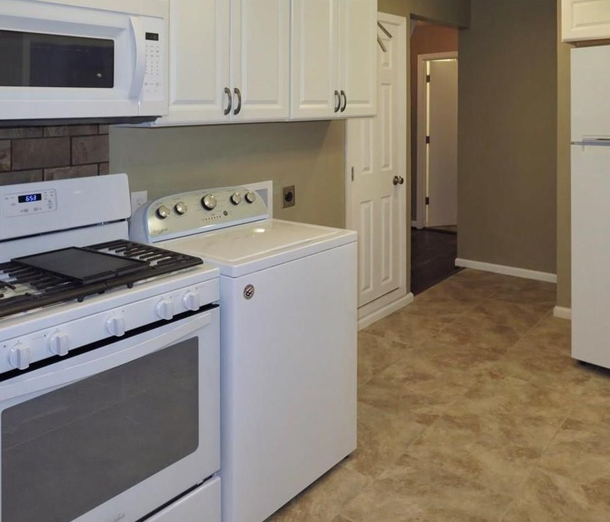 5619 Pickfair Cir, Dallas TX  75235-6111 exterior