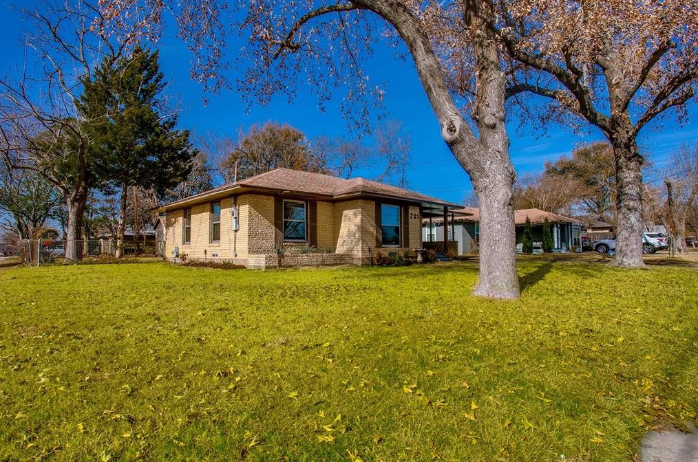 721 Galloway Ave, Mesquite TX  75149-3409 exterior