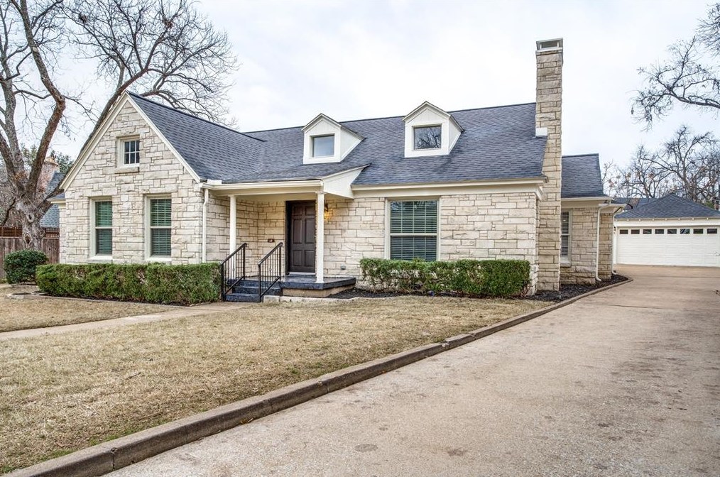 2006 Marydale Dr, Dallas TX  75208-3035 exterior