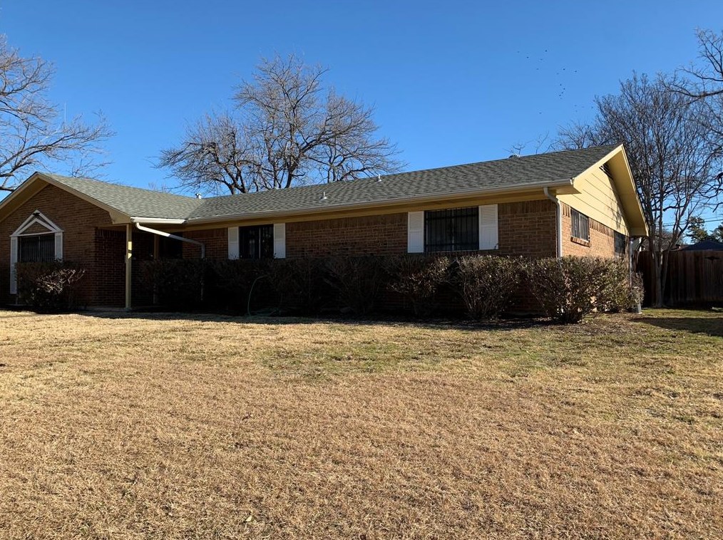 3027 Plaudit Pl, Dallas TX  75229-5805 exterior