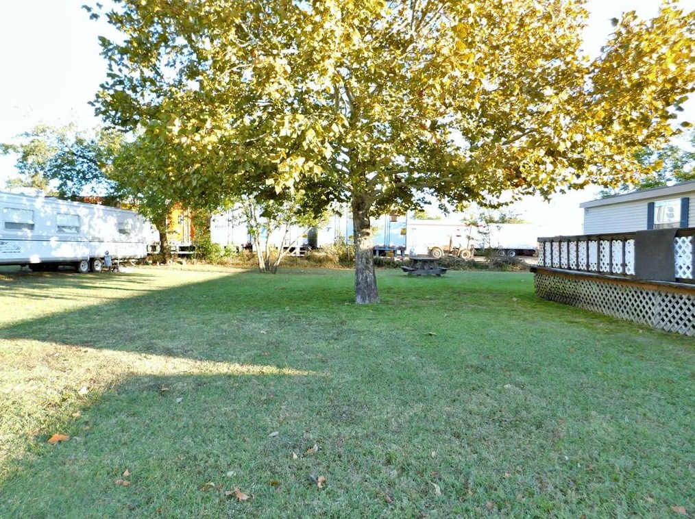 1806 Stemmons St, Sanger TX  76266-8730 exterior