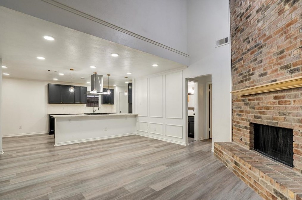 3302 Sara Dr, Rowlett TX  75088-8703 exterior