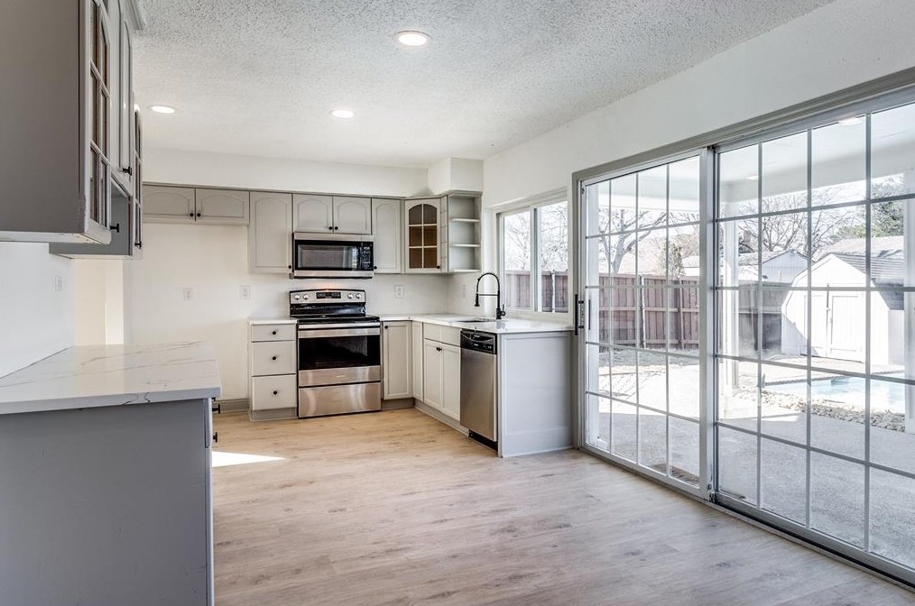 701 Via Del Rey, Mesquite TX 75150-3022 exterior