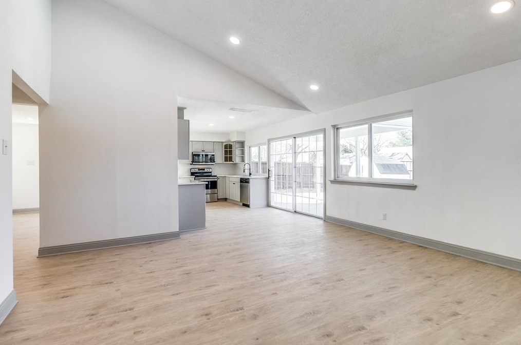 701 Via Del Rey, Mesquite TX 75150-3022 exterior