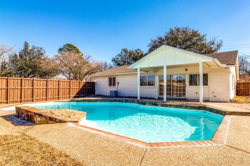 701 Via Del Rey, Mesquite TX 75150-3022 exterior