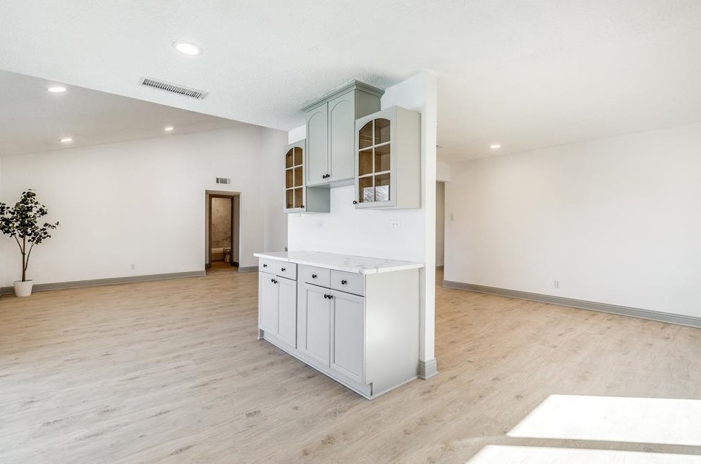 701 Via Del Rey, Mesquite TX 75150-3022 exterior