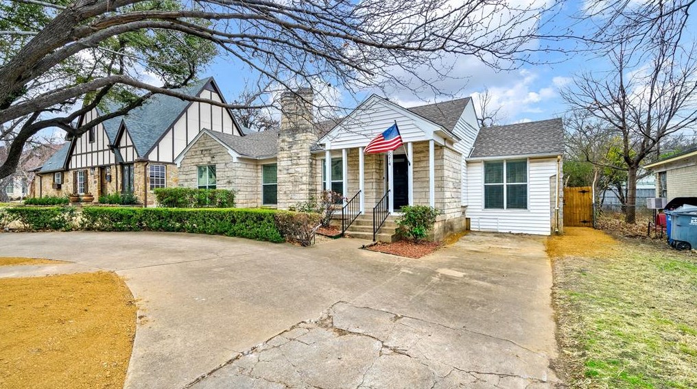 5214 Mccommas Blvd, Dallas TX  75206-5622 exterior