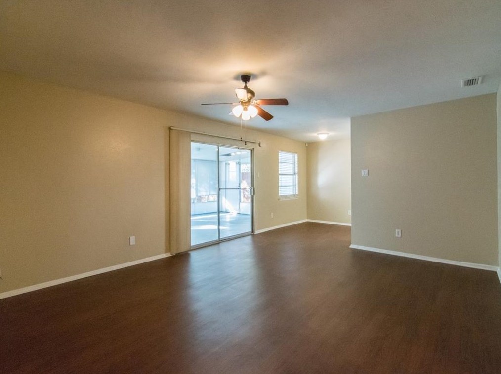 12104 Bishop Dr, Mesquite TX  75180-3316 exterior