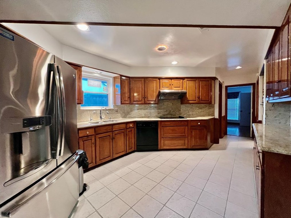 4020 Mcclary Dr, Plano TX  75093-6641 exterior