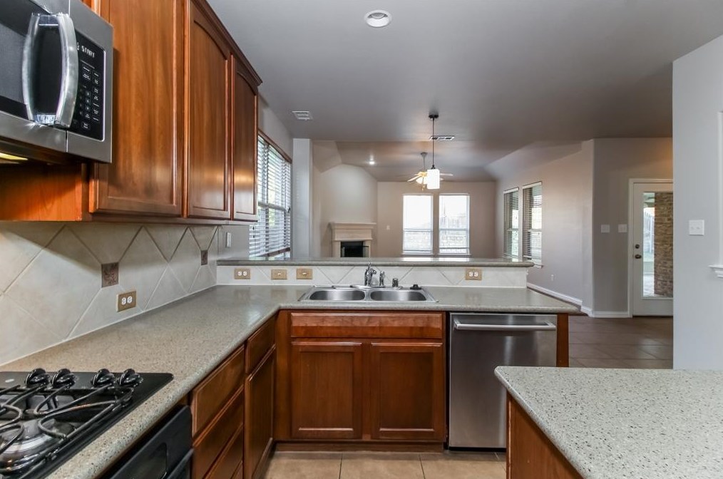 4325 Thorp Ln, Keller TX  76244-5892 exterior