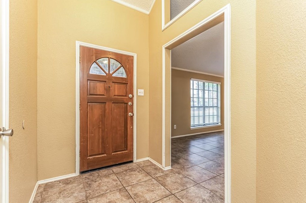 921 Manor Dr, Desoto TX  75115-3472 exterior