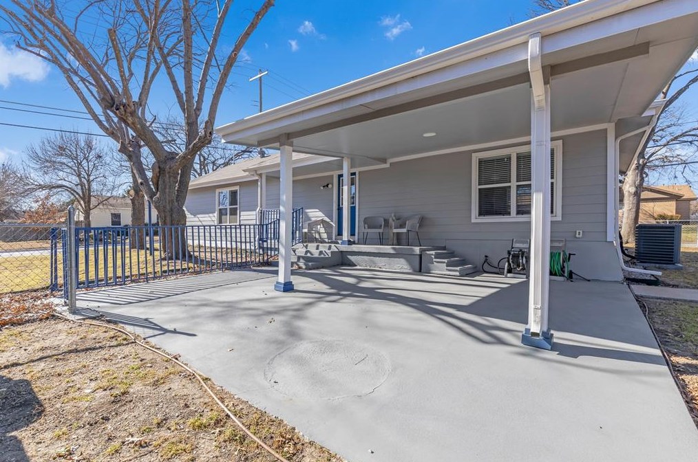 1008 White Ave, Mckinney TX 75069-1750 exterior