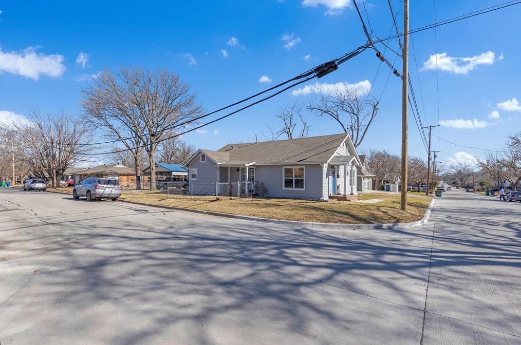 1008 White Ave, Mckinney TX 75069-1750 exterior