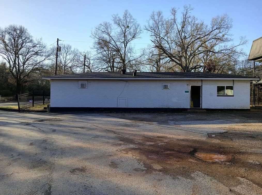 429 Johnson St, Longview TX  75602-4261 exterior