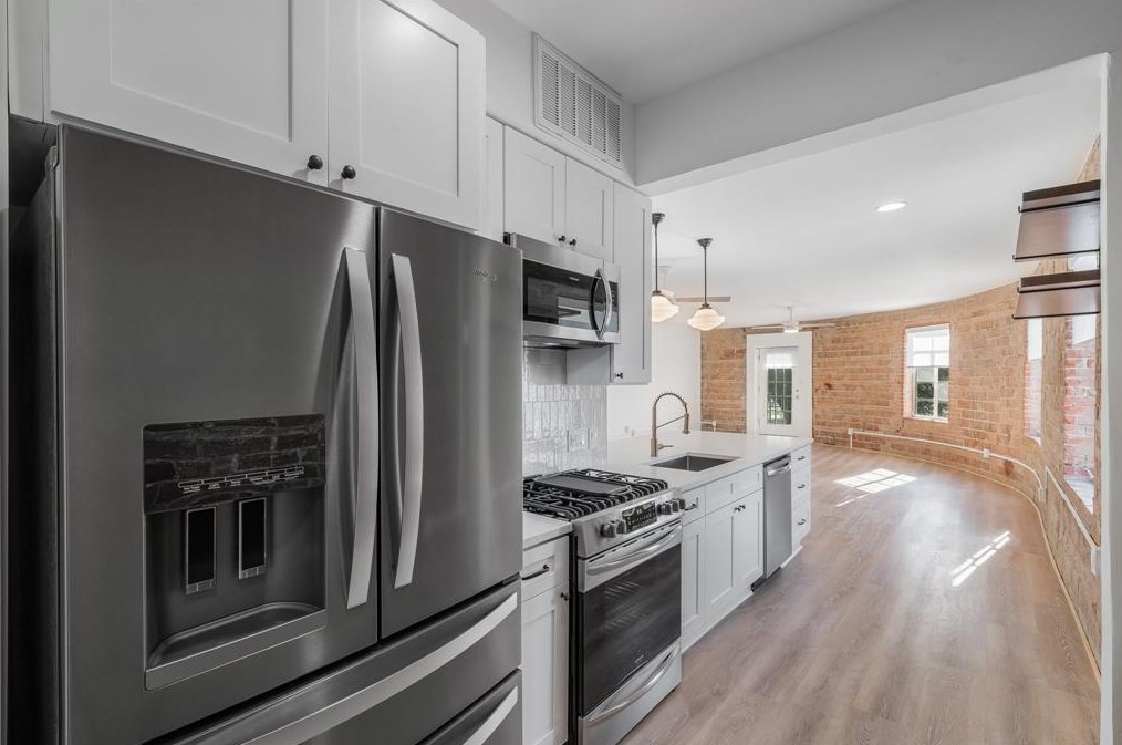 1402 Mccoy St, Dallas TX  75204-5404 exterior