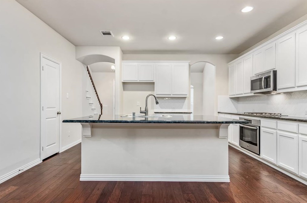 2313 Independence Dr, Mckinney TX  75454-3149 exterior