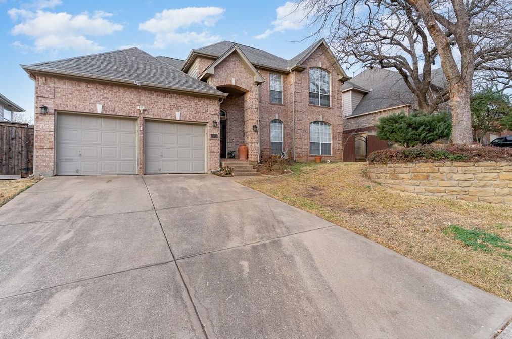2144 Brookgate Dr, Grapevine TX  76051-7810 exterior