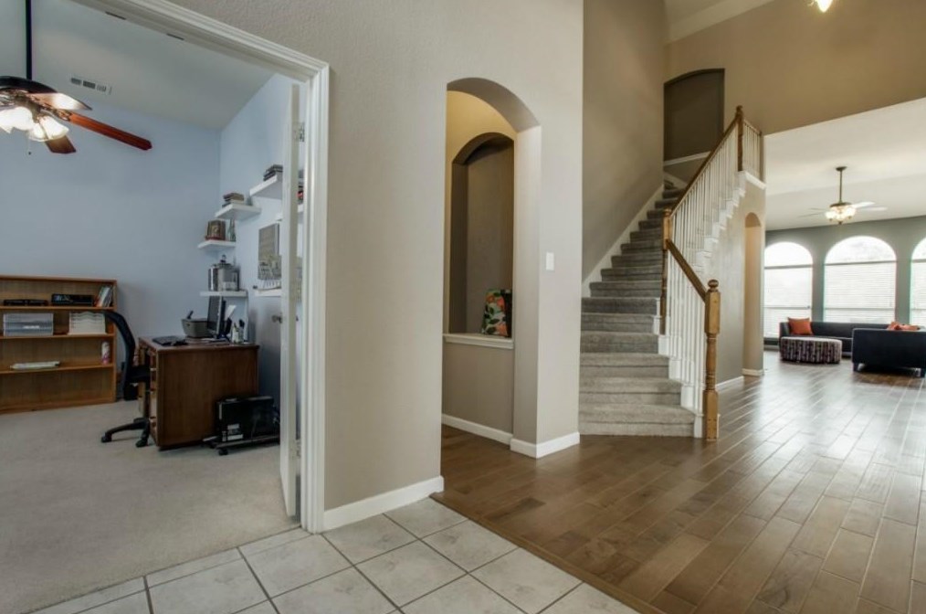 9301 Regal Oaks Dr, Mckinney TX  75070-4955 exterior