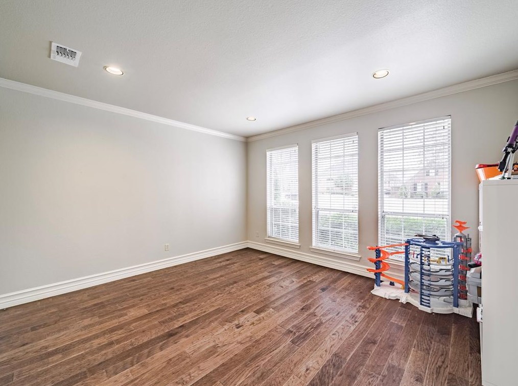 1209 Hl Crk Dr, Mckinney TX  75070-5231 exterior