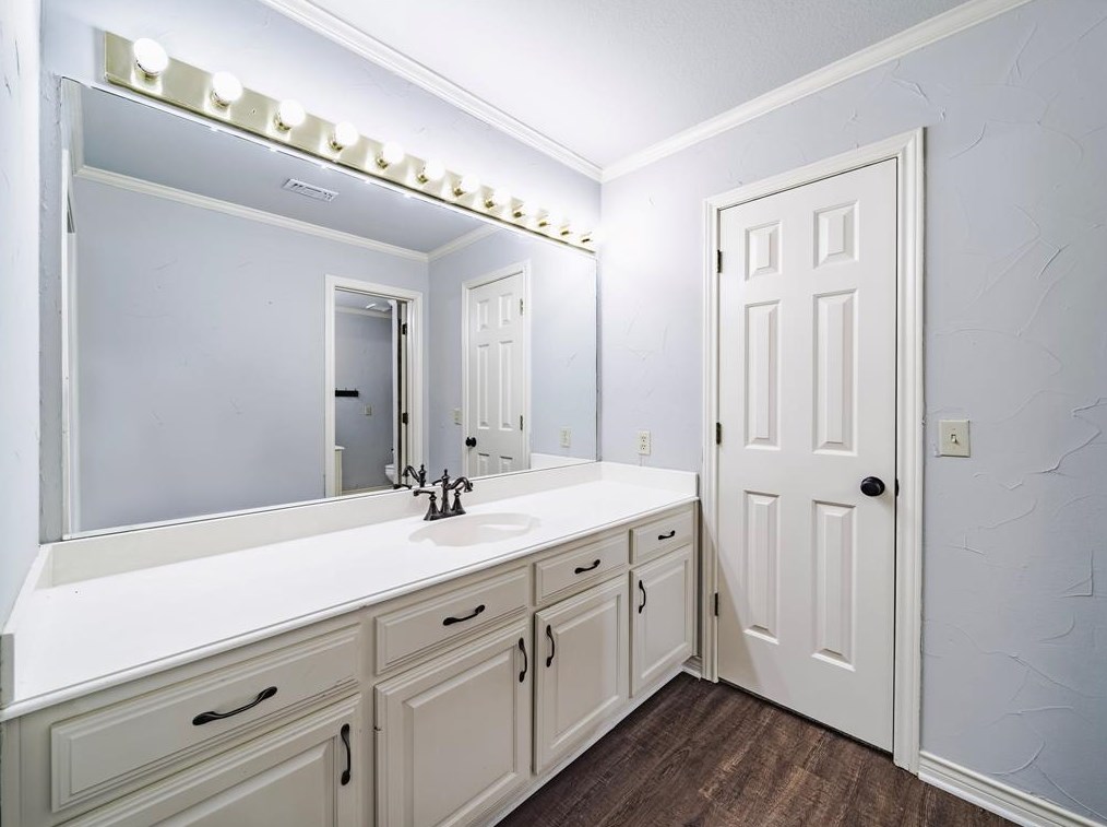 1209 Hl Crk Dr, Mckinney TX  75070-5231 exterior