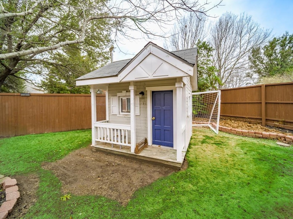 1209 Hl Crk Dr, Mckinney TX  75070-5231 exterior