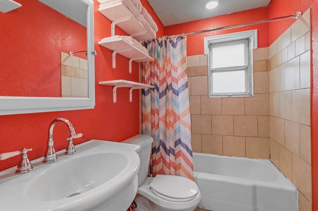 1115 Casa Dr, Mesquite TX  75149-5225 exterior